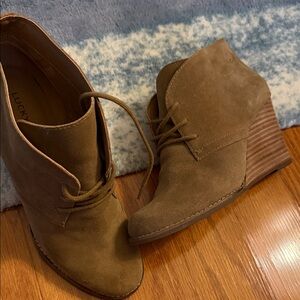 Lucky Brand Brown Suede wedge heel